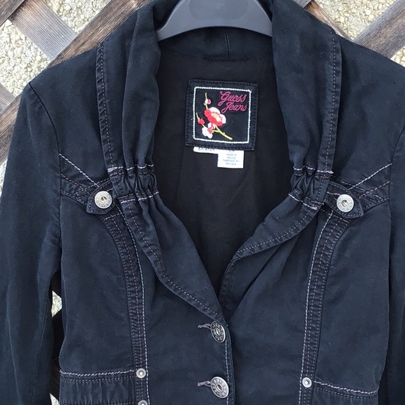 Guess Jeans VGUC unique black jean jacket, 3 button up, buttons on sleeves - Picture 2 of 16